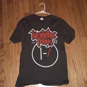 Twenty one pilots shirt